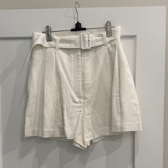 Club Monaco Pants - Club Monaco White High-Waist Belted Pleated Shorts